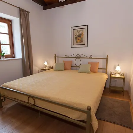 Vilă Vinodolsun Vallis Bribir (Primorje-Gorski Kotar)